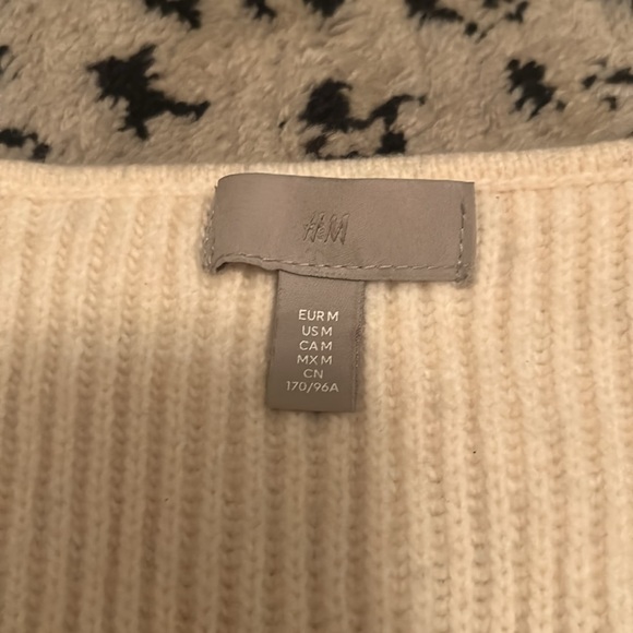 Cream Ribbed Knit Sweater - Picture 2 of 3